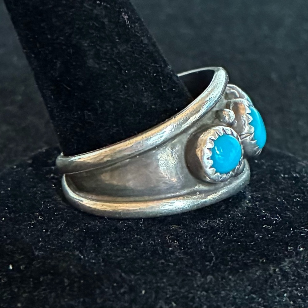 Vintage Navajo Sterling Silver Sleeping Beauty Shadow Box Three Stone Ring - Picture 3 of 8